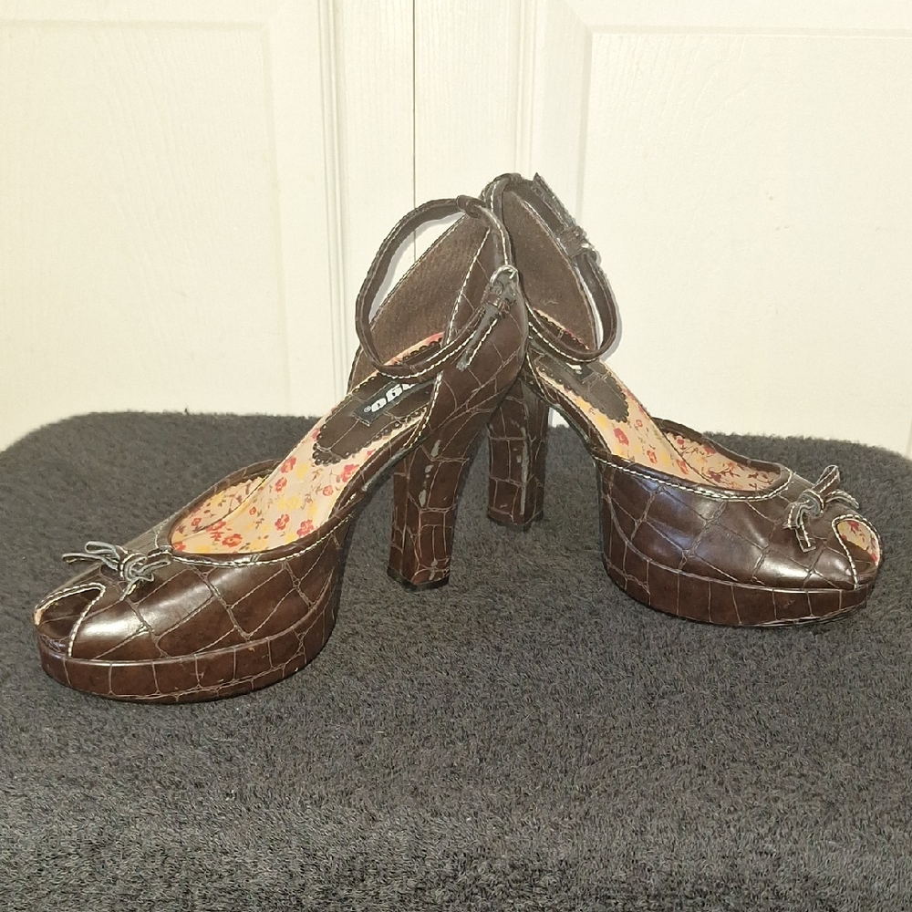 Vintage BONGO Dark Brown Croc-Embossed Faux Leather Peep Toe Ankle Strap Heels-9